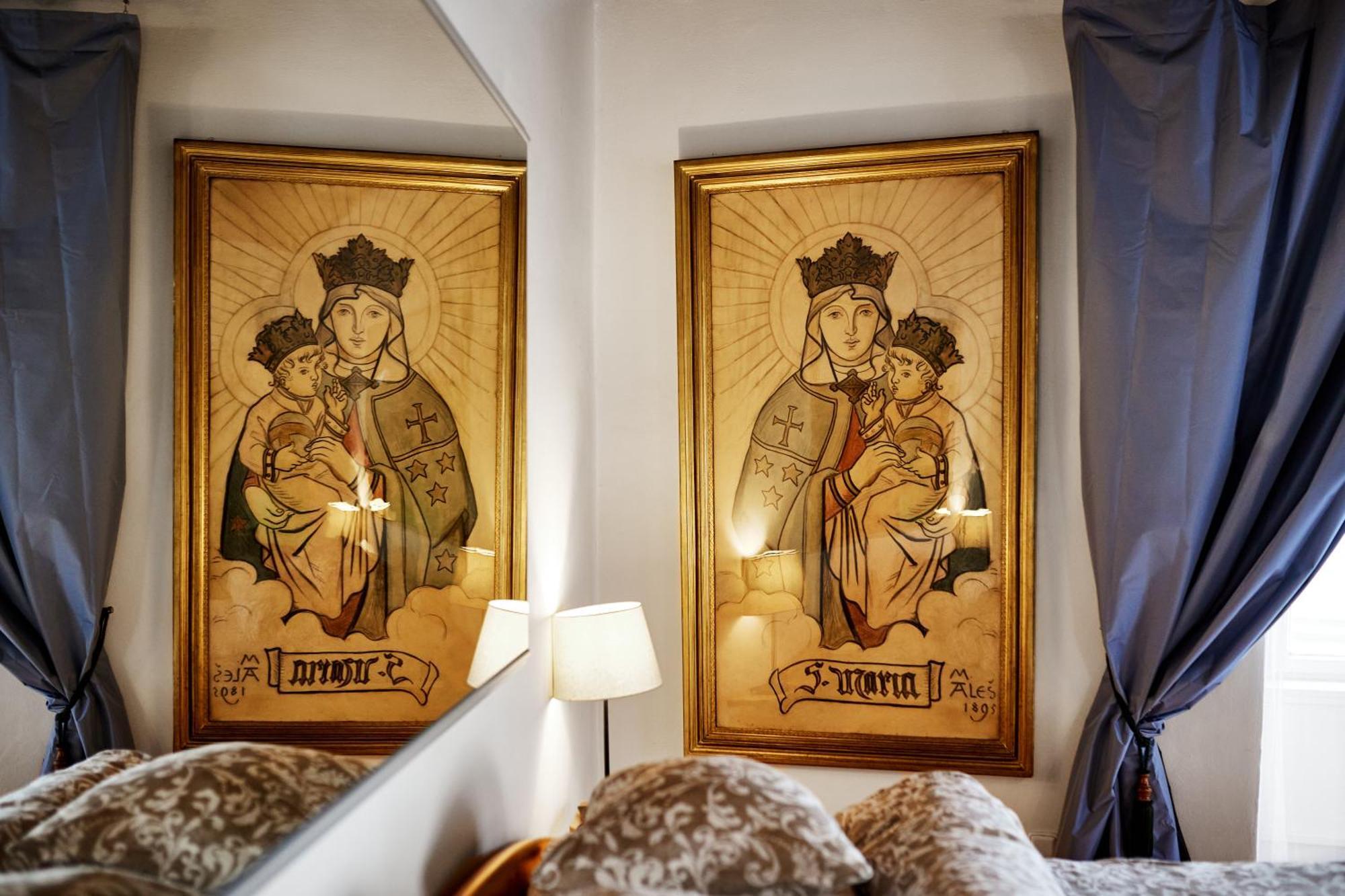At The Blue Lion & Parking Assistance Apartment Прага Екстериор снимка