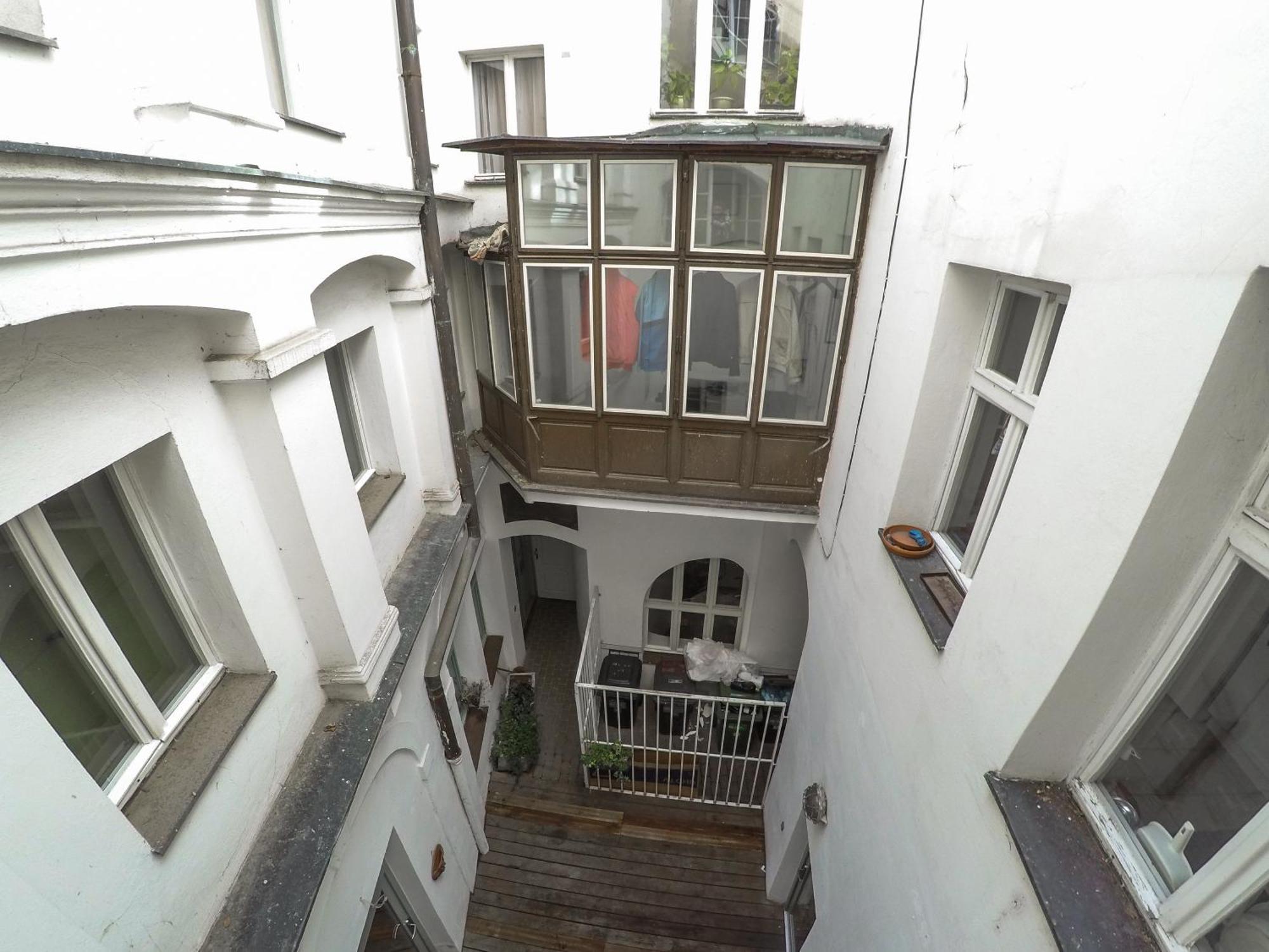 At The Blue Lion & Parking Assistance Apartment Прага Екстериор снимка