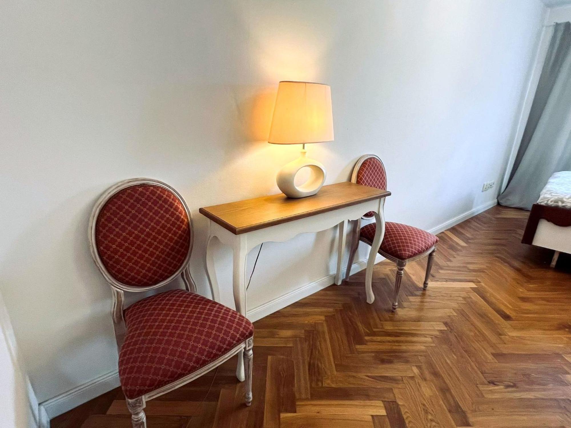 At The Blue Lion & Parking Assistance Apartment Прага Екстериор снимка