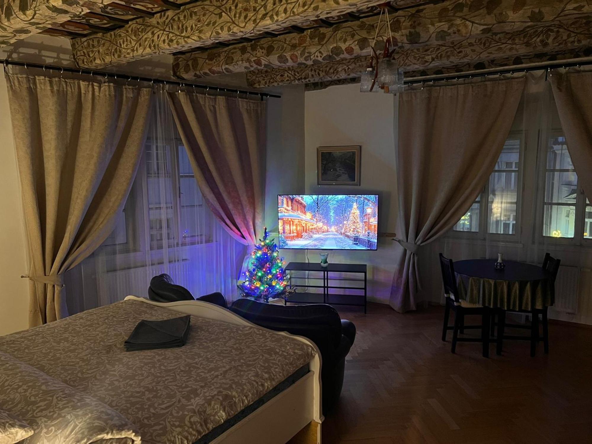 At The Blue Lion & Parking Assistance Apartment Прага Екстериор снимка