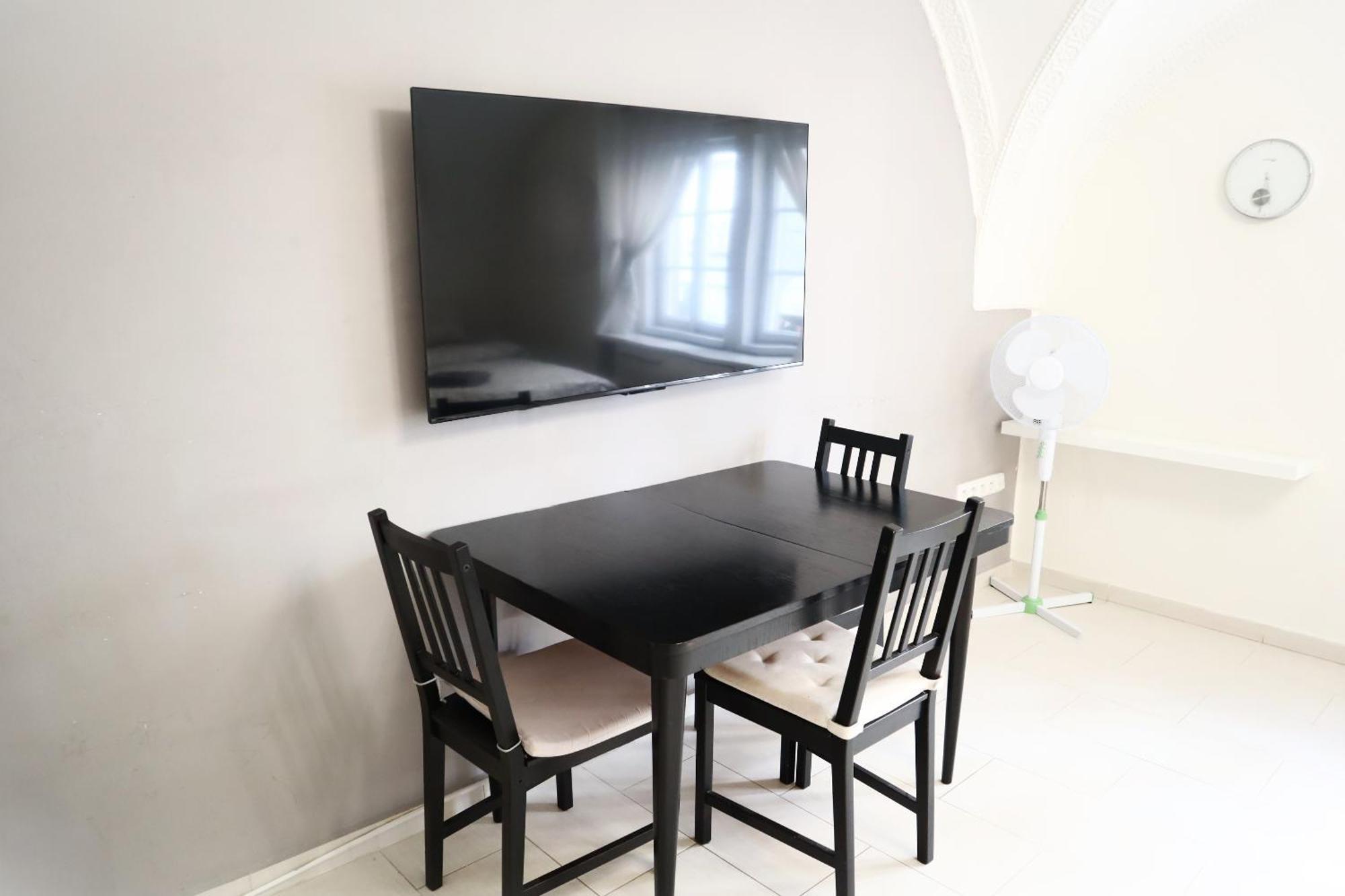 At The Blue Lion & Parking Assistance Apartment Прага Екстериор снимка