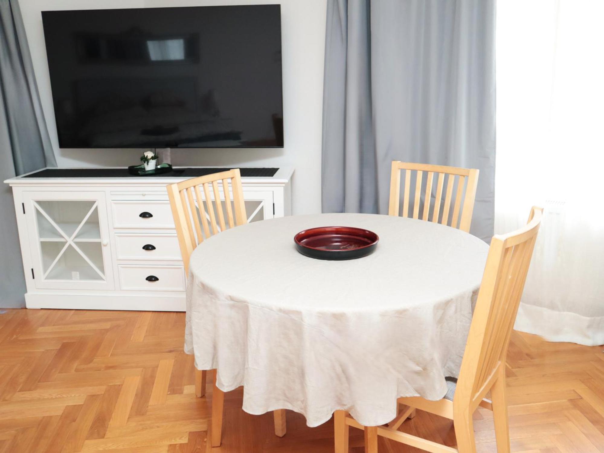 At The Blue Lion & Parking Assistance Apartment Прага Екстериор снимка