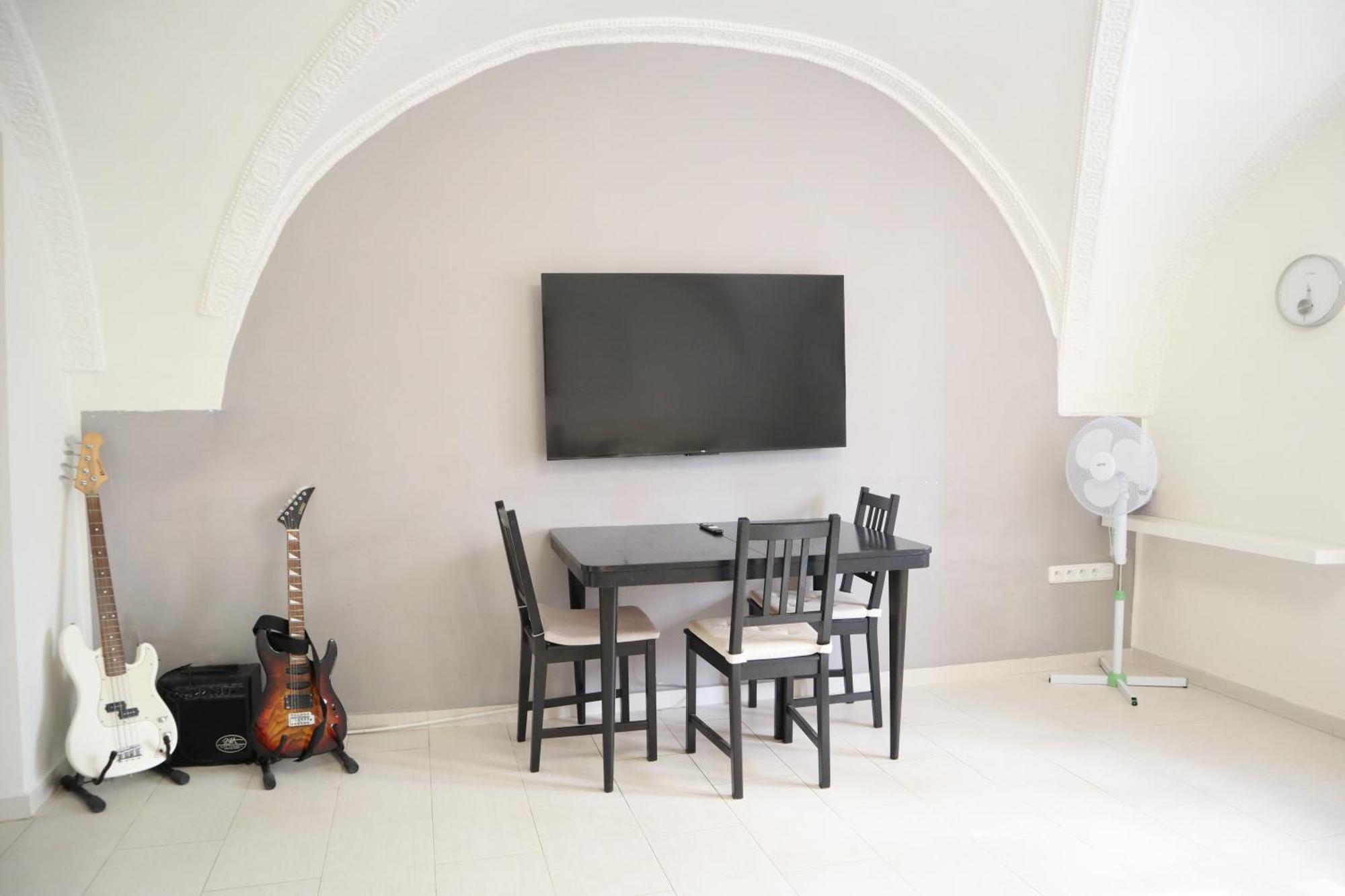 At The Blue Lion & Parking Assistance Apartment Прага Екстериор снимка